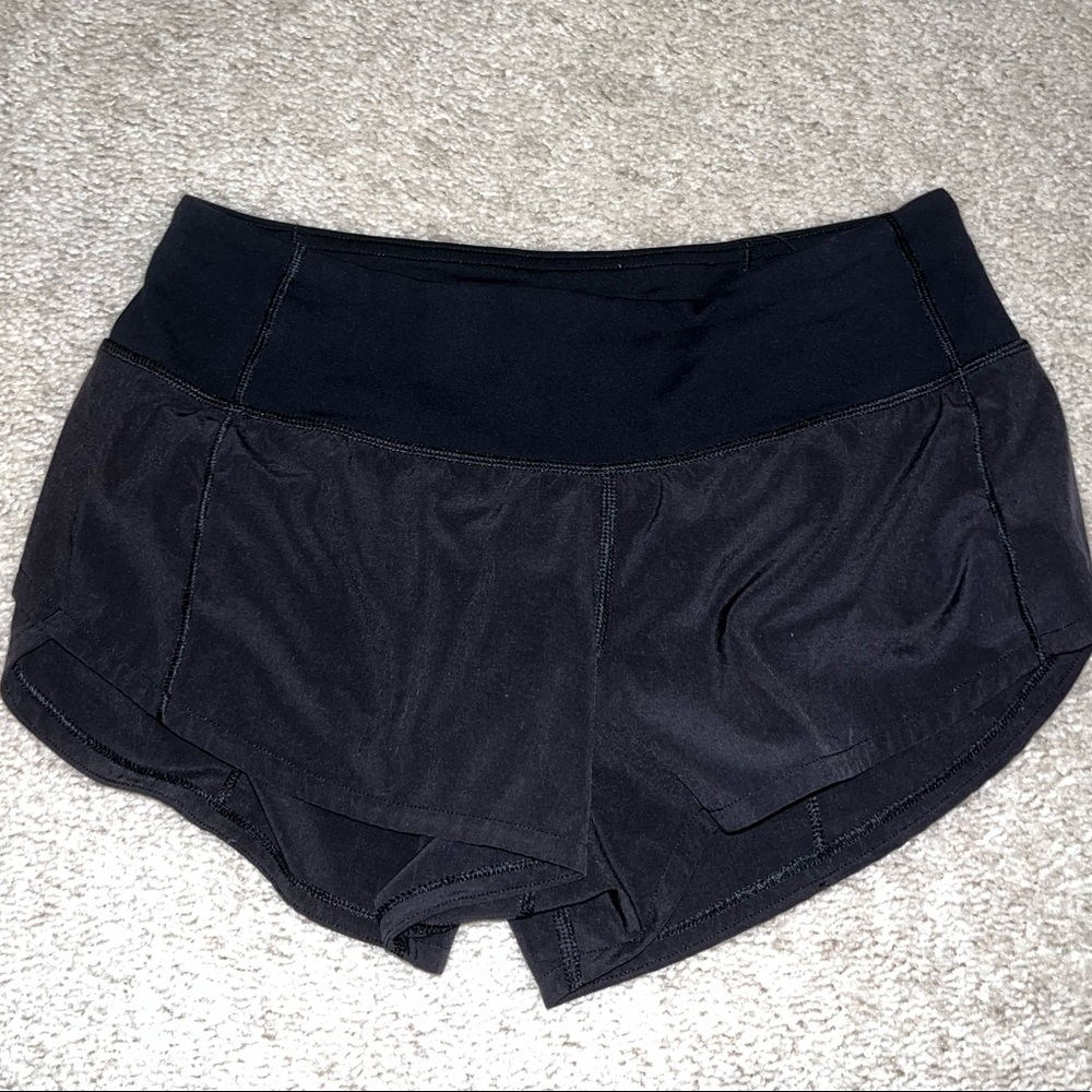 Lululemon black speed short 2.5” - size 2 - Picture 2 of 3